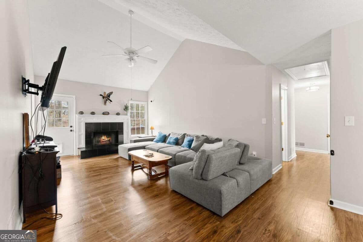 4 bedroom, 2 bathroom, 2,219 sq ft single family residence for sale at 5920 Branden Hill Lane, Buford, GA 30518 — photo 4