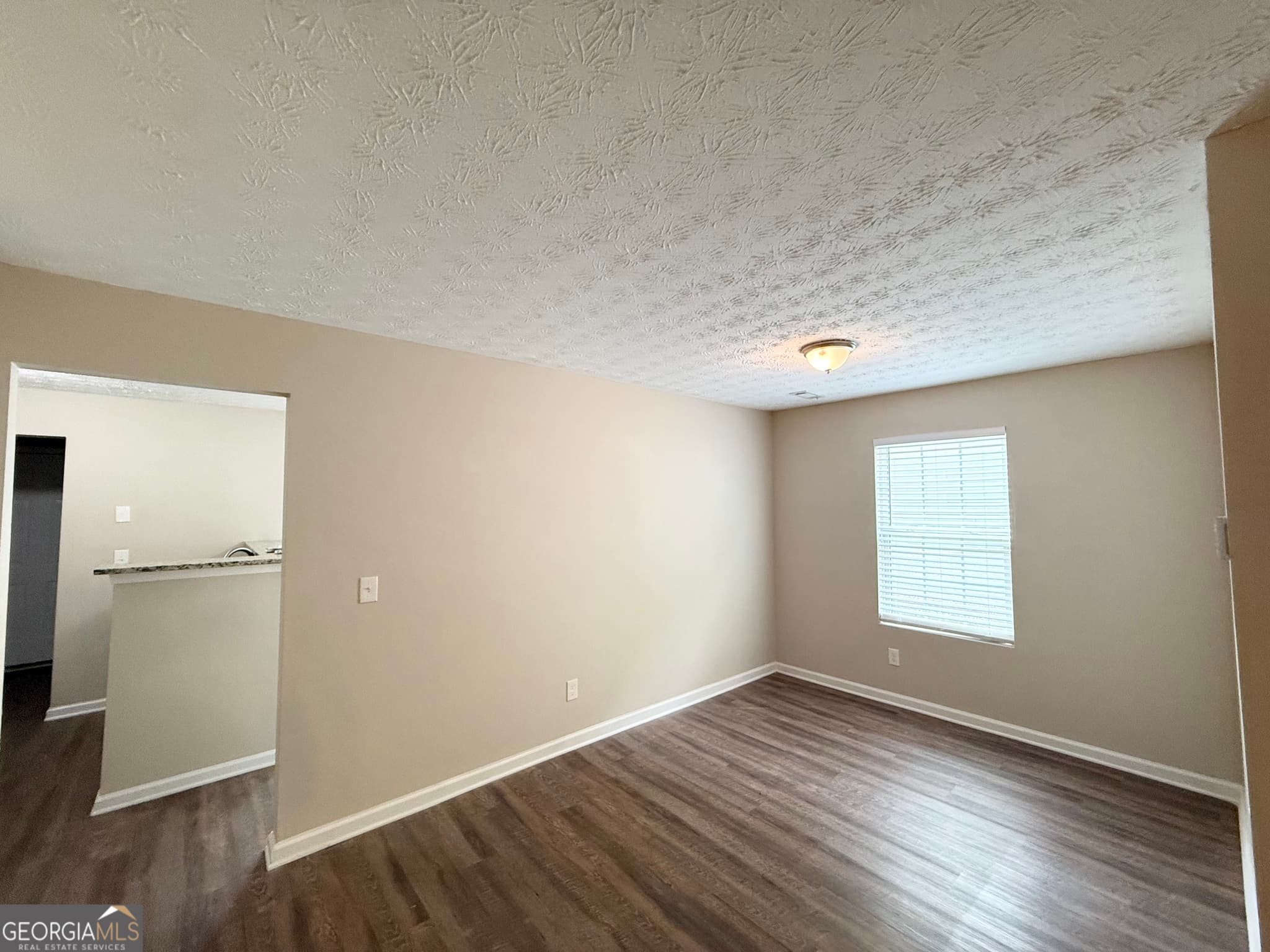 3 bedroom, 2.5 bathroom, 1,953 sq ft single family residence for sale at 6113 Lynxs Circle, Covington, GA 30014 — photo 6