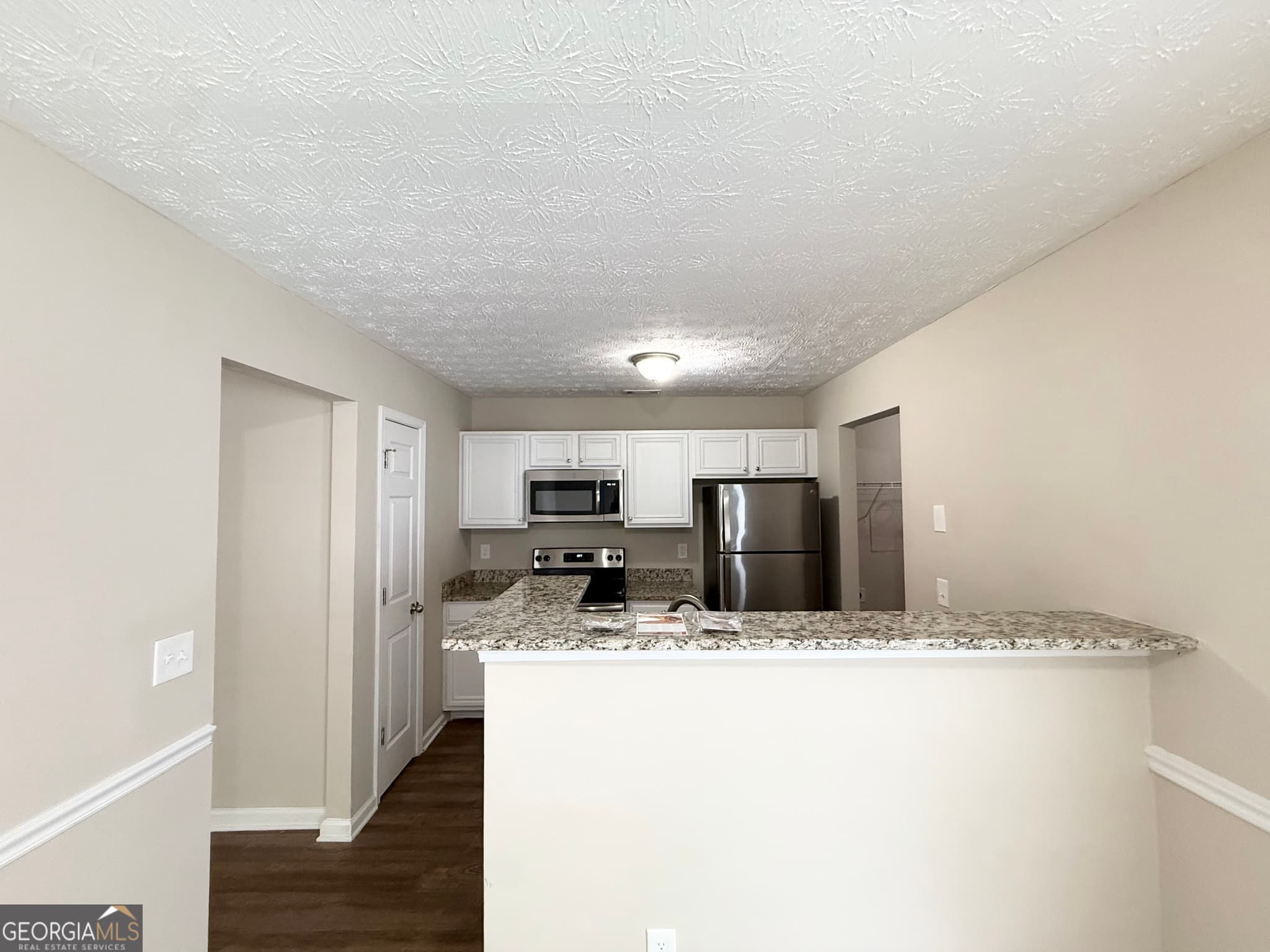 3 bedroom, 2.5 bathroom, 1,953 sq ft single family residence for sale at 6113 Lynxs Circle, Covington, GA 30014 — photo 8