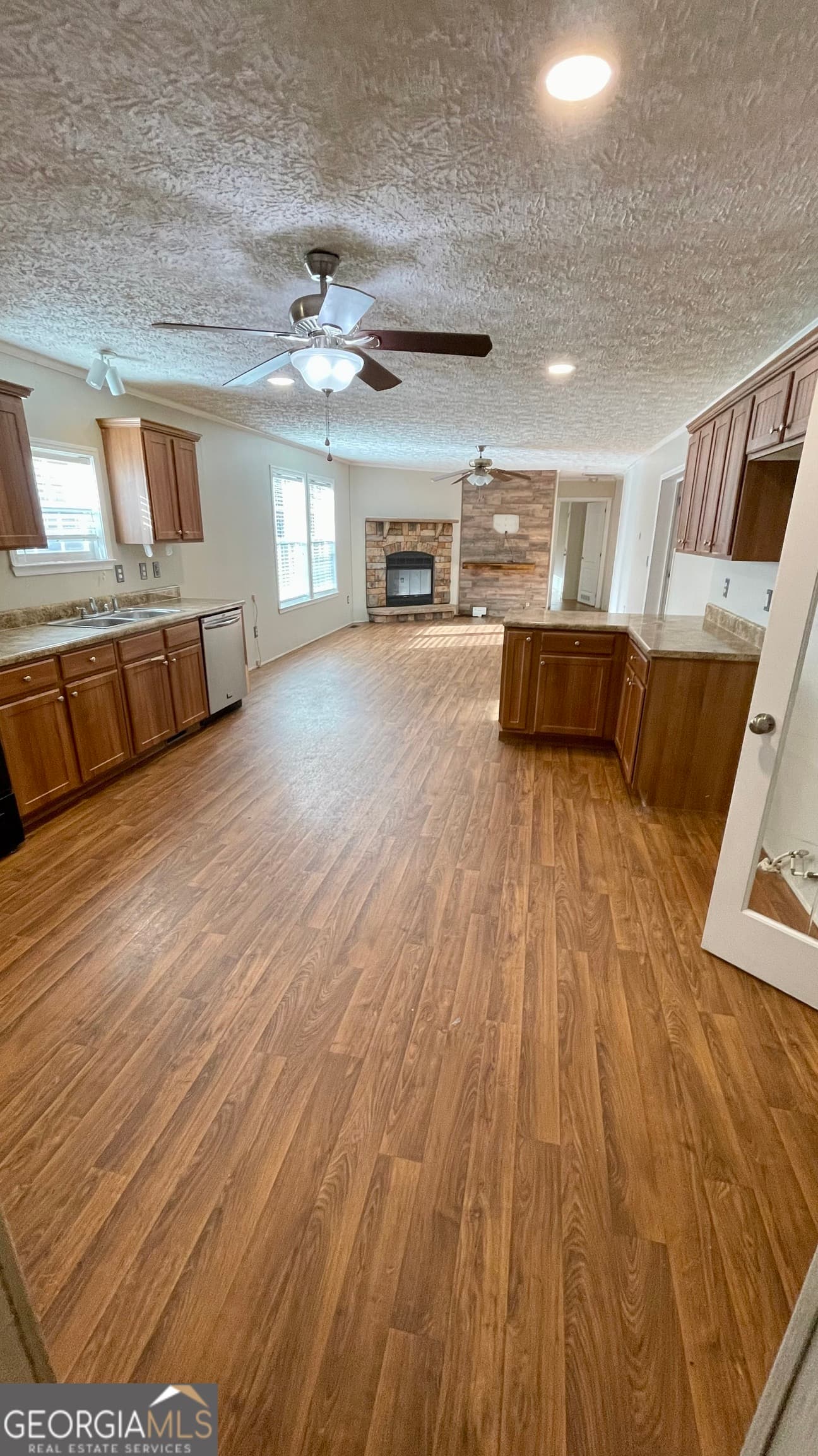 4 bedroom, 3 bathroom, 2,160 sq ft single family residence for sale at 21 Ruby Road, Hawkinsville, GA 31036 — photo 9