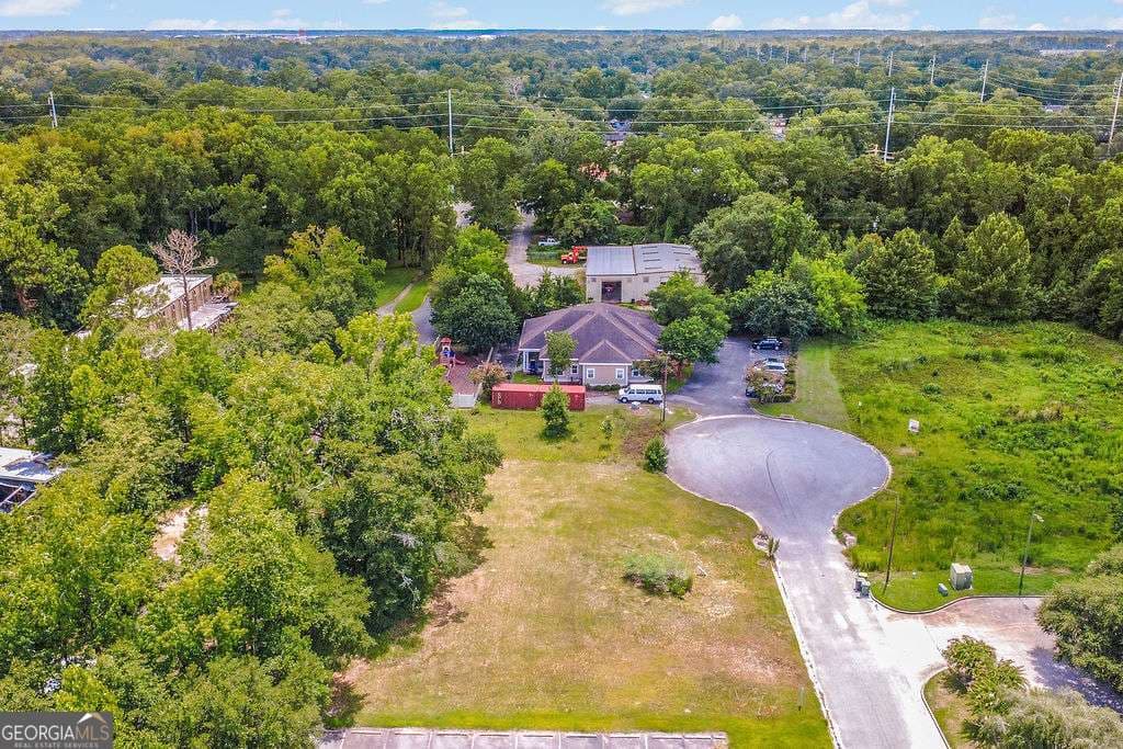 commercial under contract at 120 Horizon Park Drive, Savannah, GA 31405