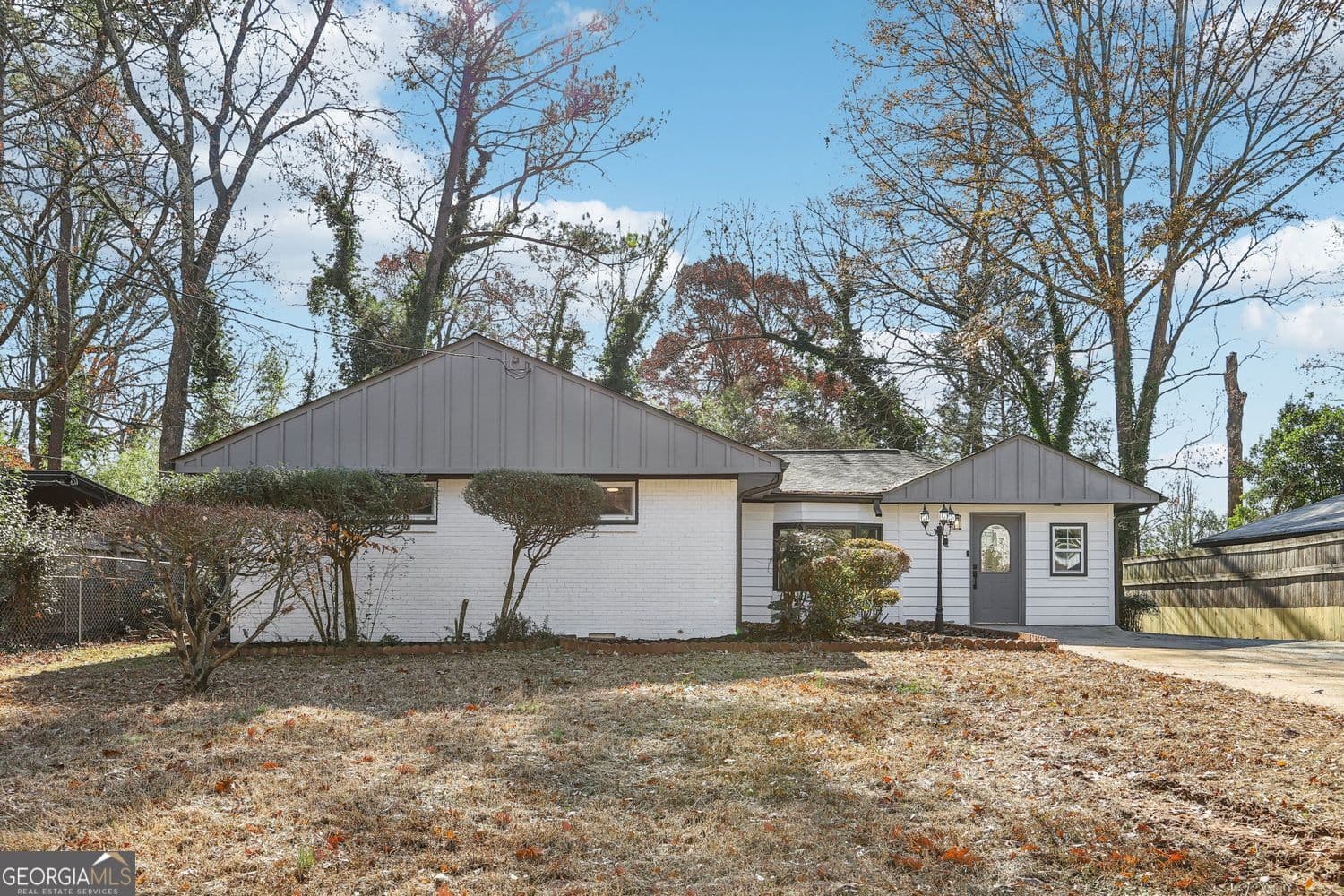 3 bedroom, 2 bathroom, 1,711 sq ft single family residence for sale at 2907 Monterey Drive, Decatur, GA 30032 — photo 2
