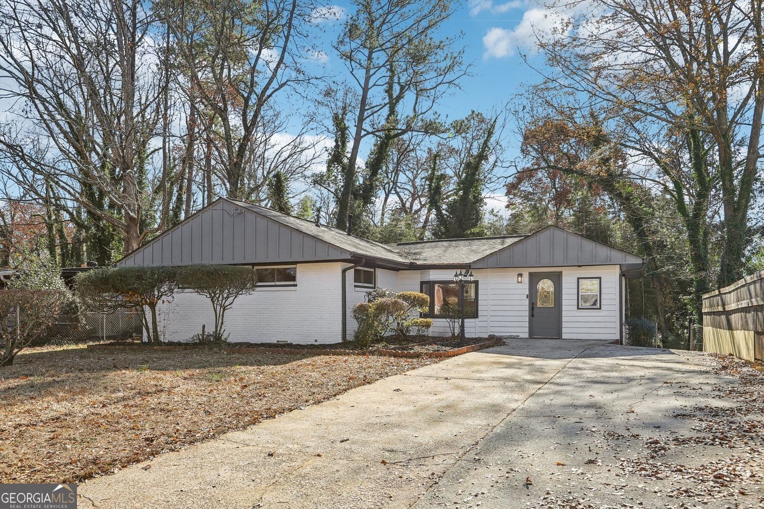 3 bedroom, 2 bathroom, 1,711 sq ft single family residence for sale at 2907 Monterey Drive, Decatur, GA 30032 — photo 1 of 28
