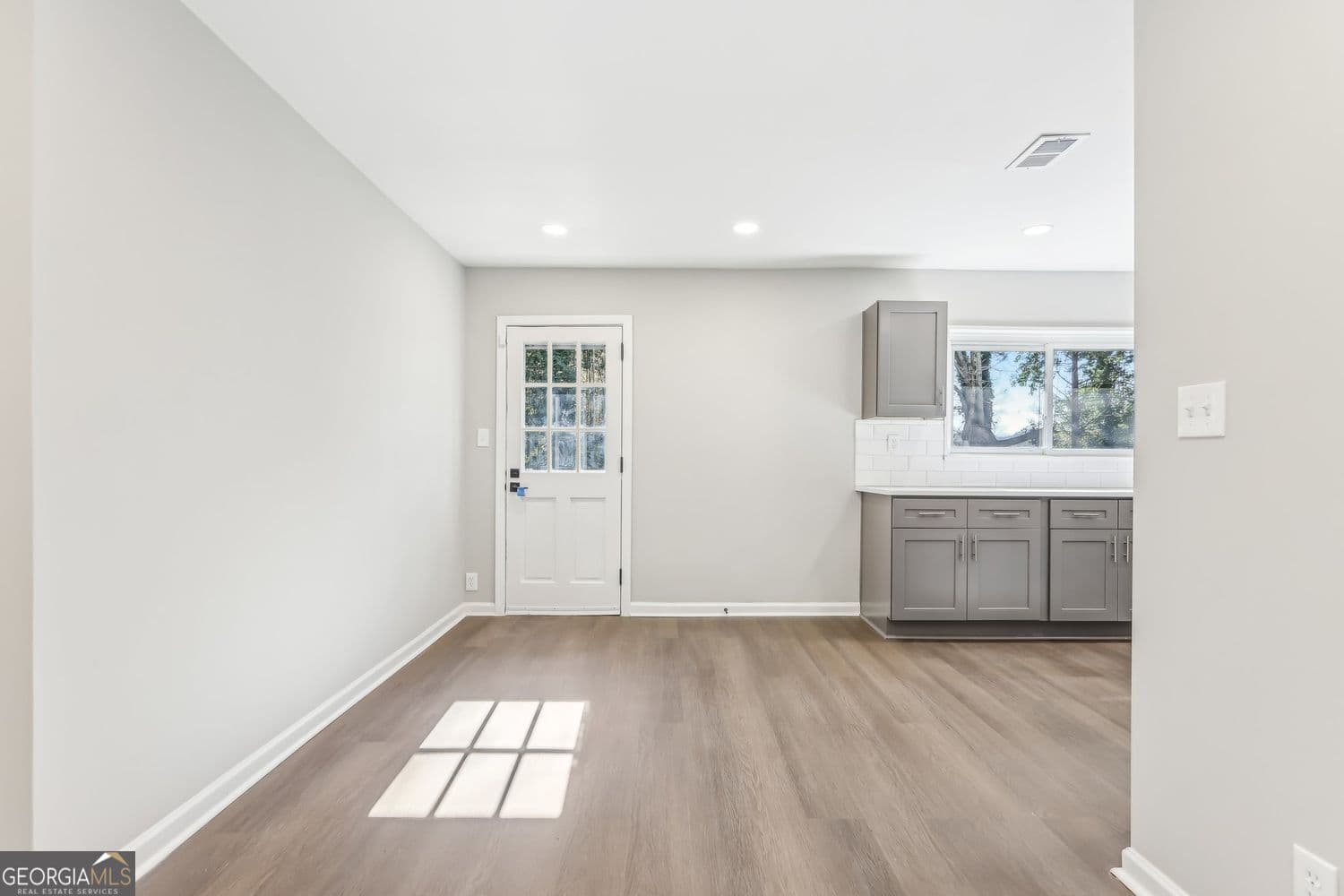 3 bedroom, 2 bathroom, 1,711 sq ft single family residence for sale at 2907 Monterey Drive, Decatur, GA 30032 — photo 8