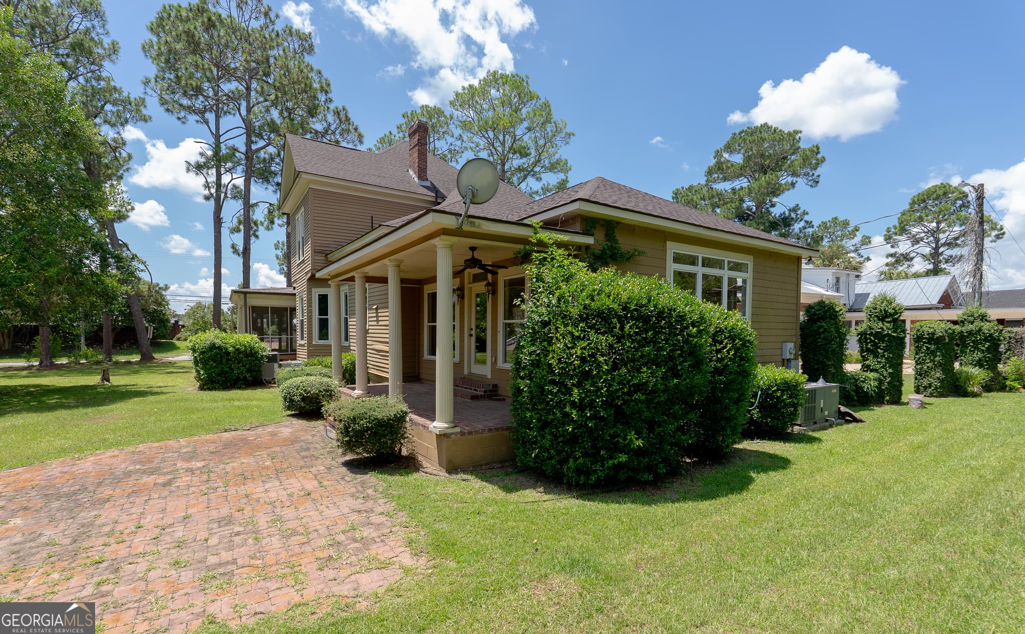 3 bedroom, 2 bathroom, 2,940 sq ft single family residence for sale at 212 Hand Avenue, Pelham, GA 31779 — photo 3