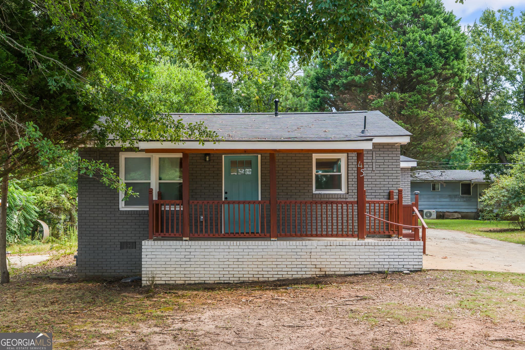 3 bedroom, 2 bathroom, 1,218 sq ft single family residence for sale at 45 Domineck Street, Newnan, GA 30263 — photo 1 of 22