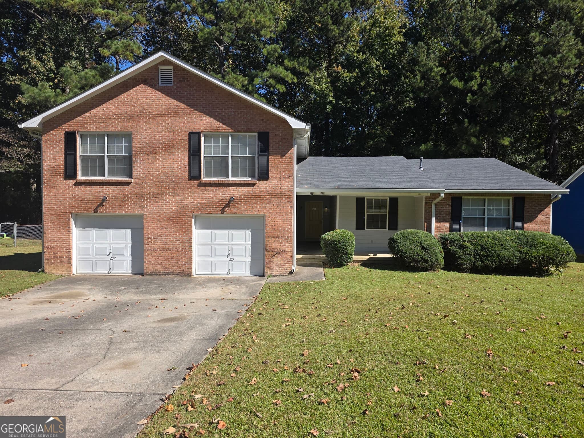 3 bedroom, 2 bathroom, 2,600 sq ft duplex for rent at 5852 Summerglen Lane, Atlanta, GA 30349 for $1,500 a month — photo 1 of 9