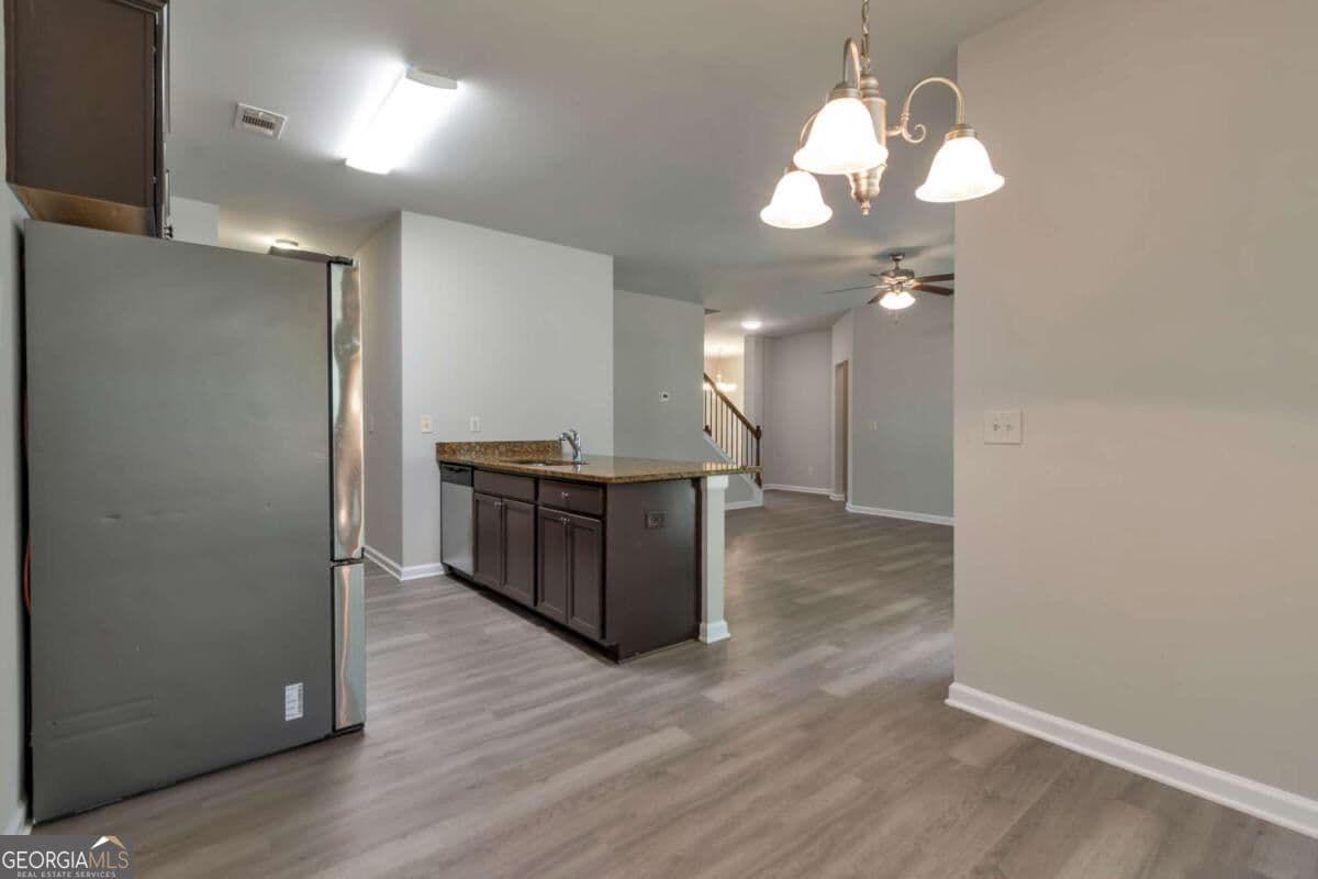 5 bedroom, 3 bathroom, 2,191 sq ft single family residence for sale at 4824 Clarkstone Circle, Flowery Branch, GA 30542 — photo 10