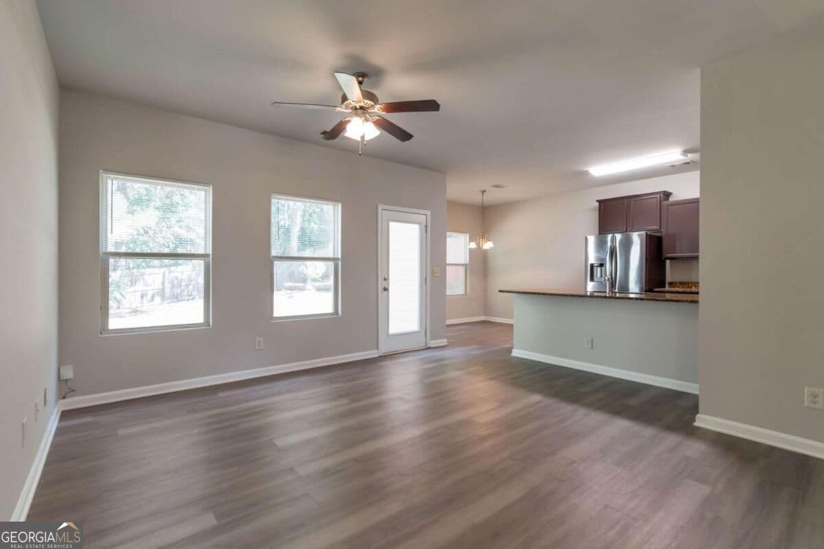 5 bedroom, 3 bathroom, 2,191 sq ft single family residence for sale at 4824 Clarkstone Circle, Flowery Branch, GA 30542 — photo 8