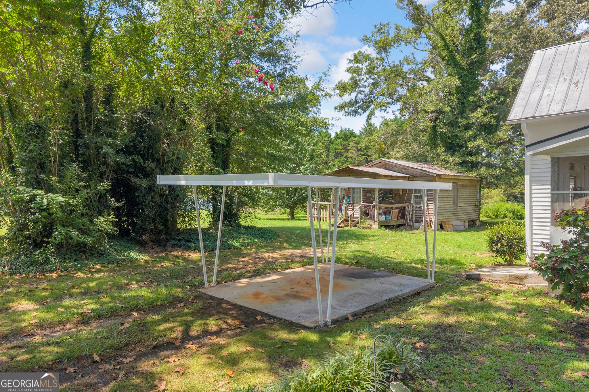 3 bedroom, 1 bathroom, 1,975 sq ft single family residence for sale at 1404 W Main Street, Bowersville, GA 30516 — photo 5