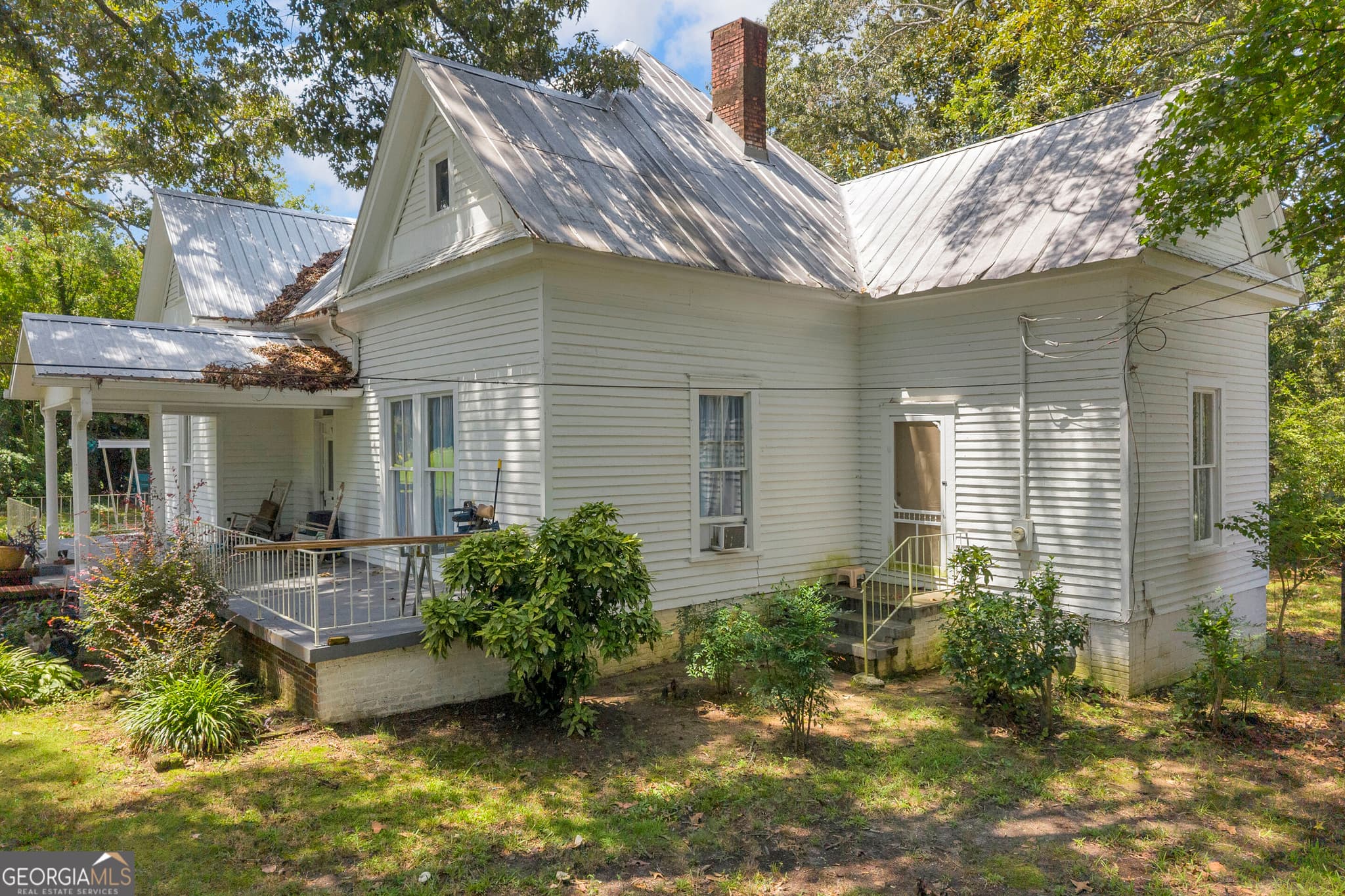 3 bedroom, 1 bathroom, 1,975 sq ft single family residence for sale at 1404 W Main Street, Bowersville, GA 30516 — photo 4