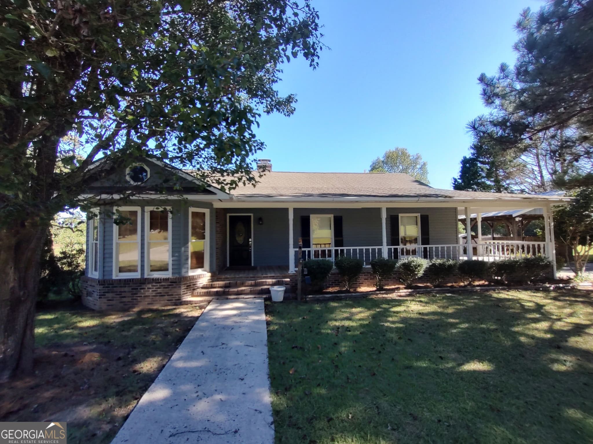 3 bedroom, 2 bathroom, 1,882 sq ft single family residence for sale at 64 Lake Drive, Manchester, GA 31816