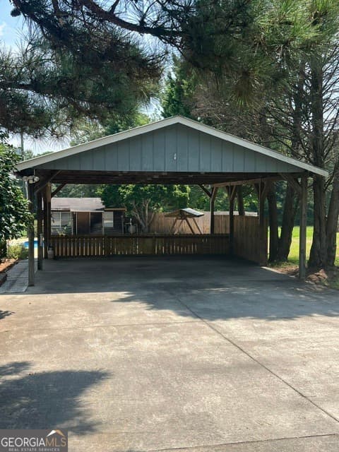3 bedroom, 2 bathroom, 1,882 sq ft single family residence for sale at 64 Lake Drive, Manchester, GA 31816 — photo 4