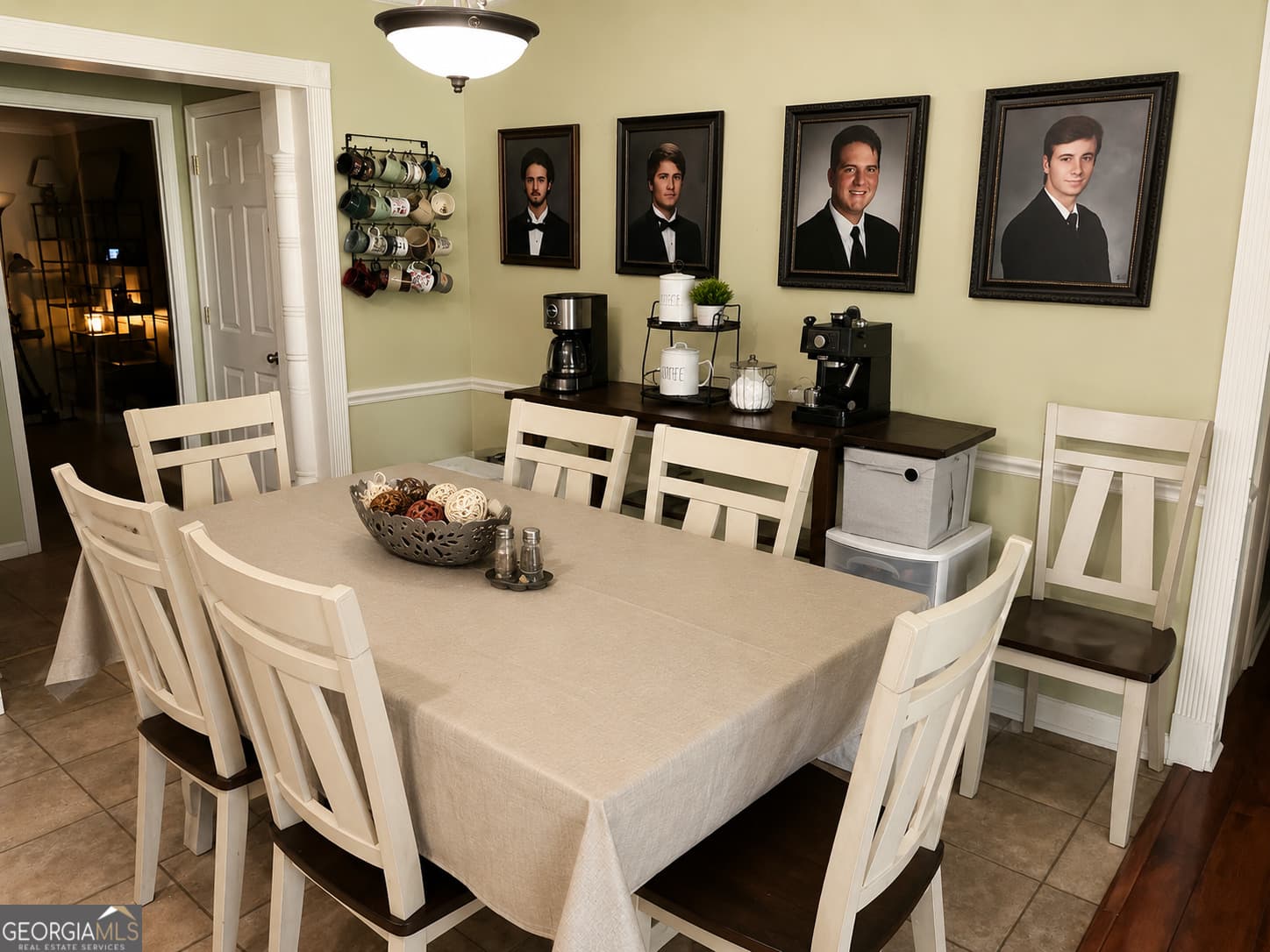 5 bedroom, 3 bathroom, 2,494 sq ft single family residence for sale at 135 Brandon Street, Baxley, GA 31513 — photo 3