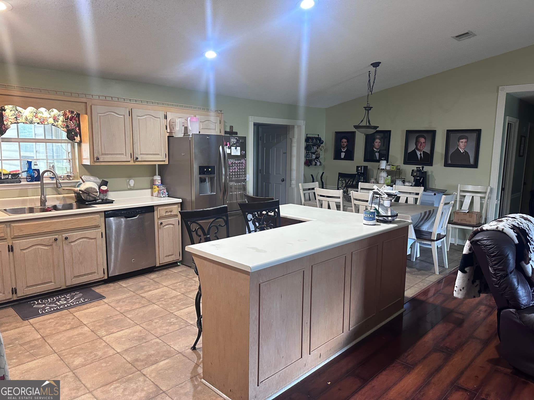 5 bedroom, 3 bathroom, 2,494 sq ft single family residence for sale at 135 Brandon Street, Baxley, GA 31513 — photo 5