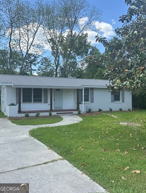 3 bedroom, 1 bathroom, 1,008 sq ft single family residence sold at 500 Weaver Street, Hahira, GA 31632