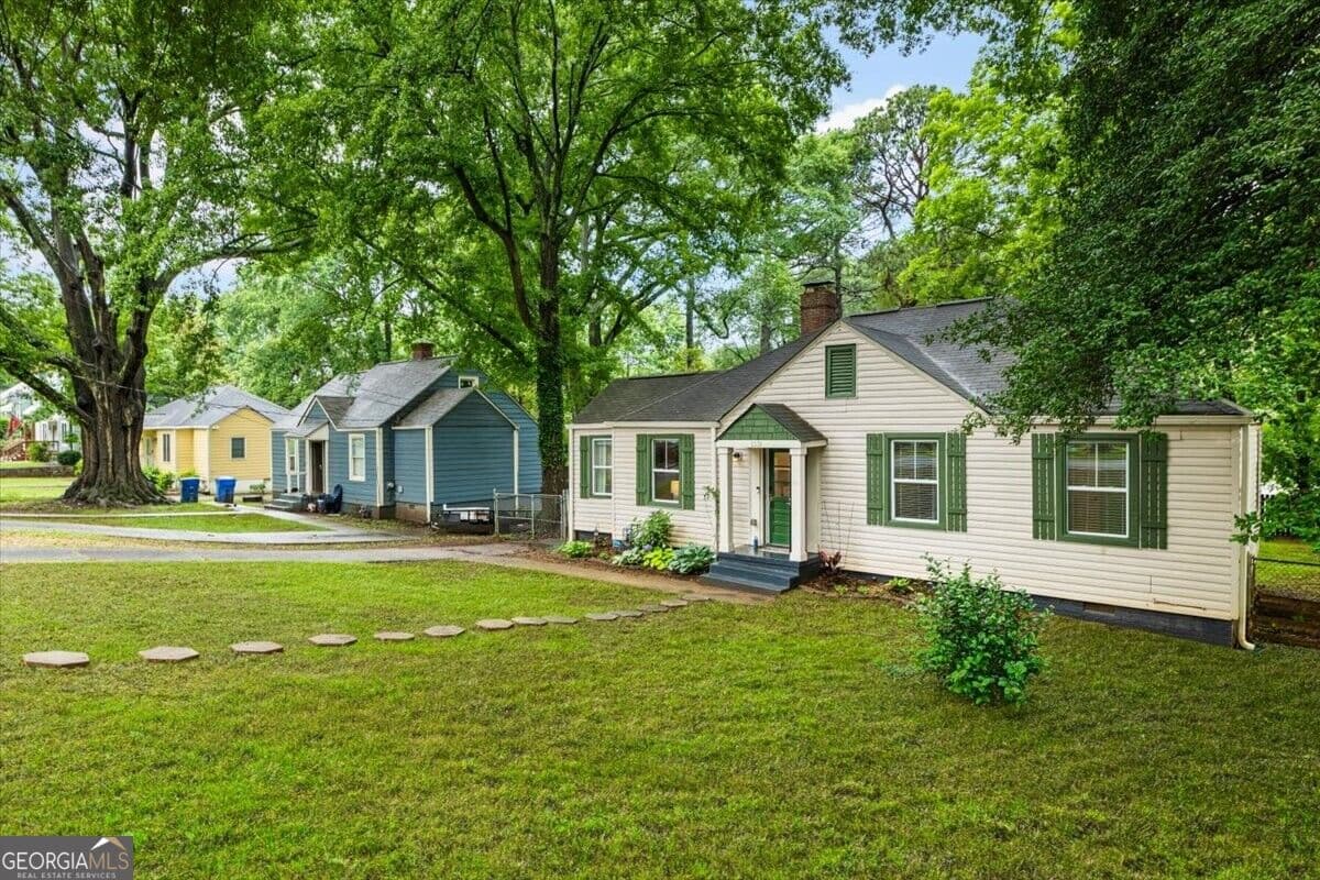 3 bedroom, 2.5 bathroom, 1,221 sq ft single family residence for sale at 1531 Belmont Avenue, Atlanta, GA 30310 — photo 2