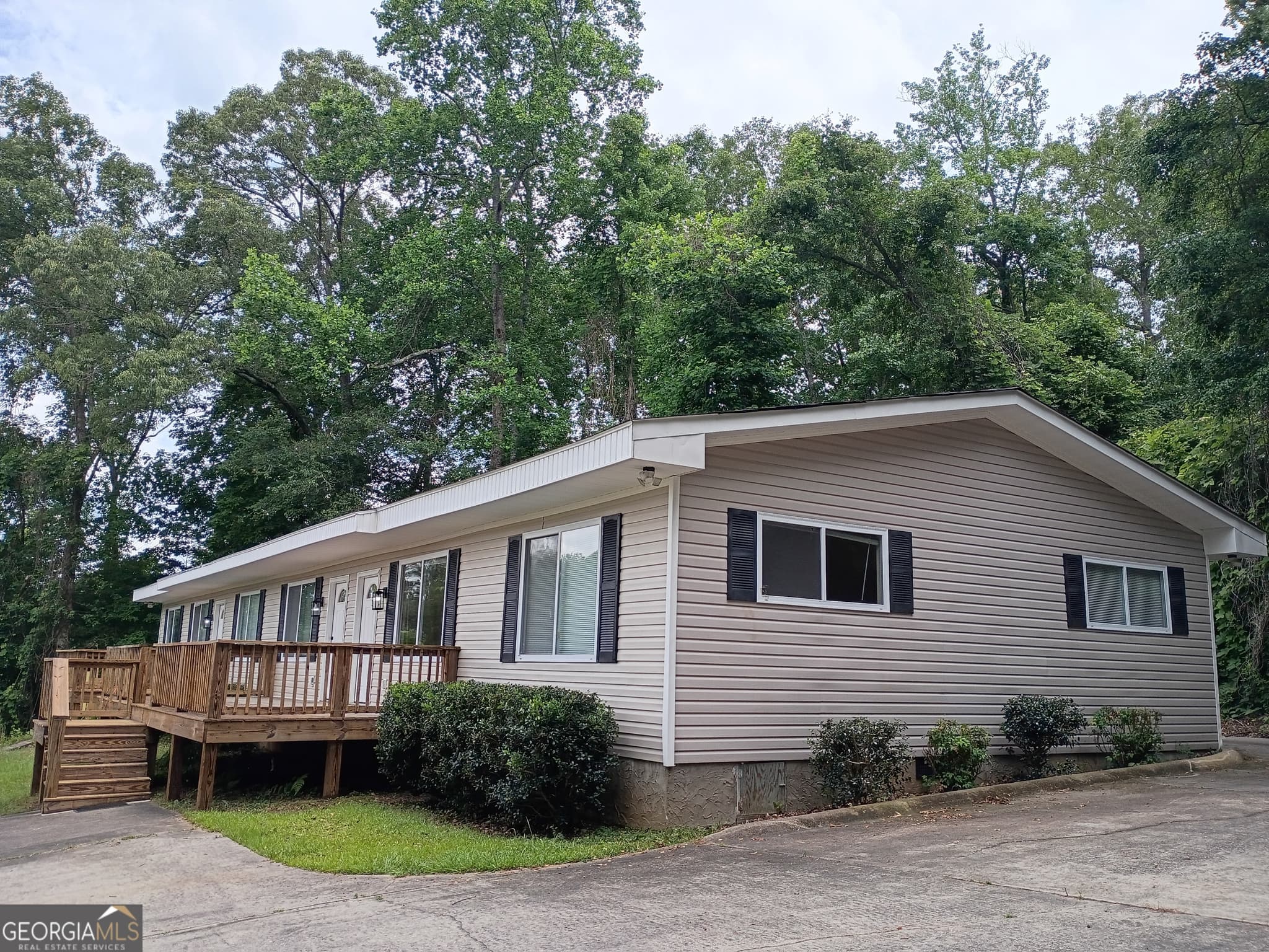 2 bedroom, 1 bathroom, 1,000 sq ft triplex for rent at 2063 Franklin Parkway, Franklin, GA 30217 for $1,300 a month — photo 1 of 1