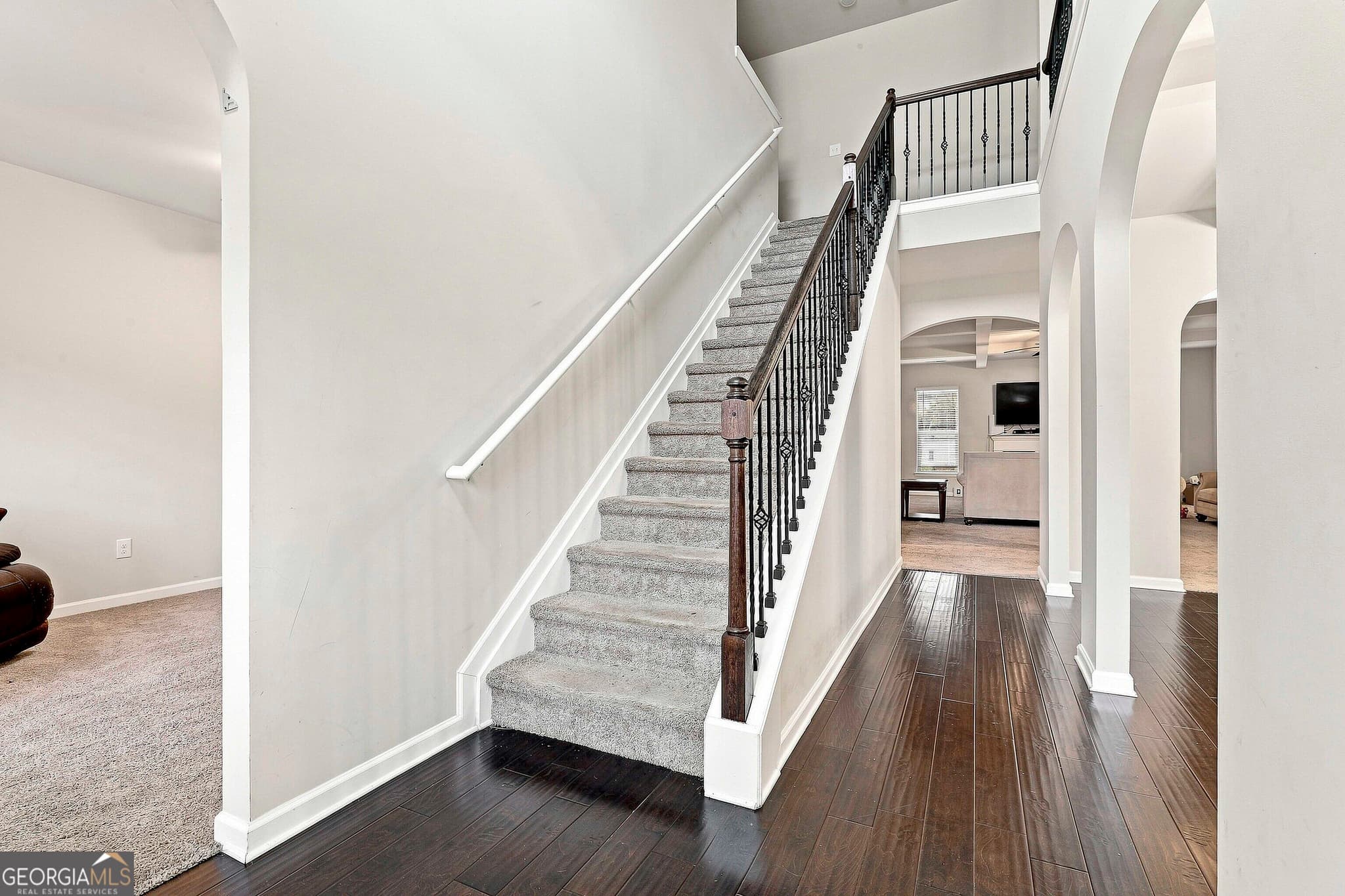 5 bedroom, 4 bathroom, 4,370 sq ft single family residence for sale at 613 Oakville Trail, Hampton, GA 30228 — photo 2
