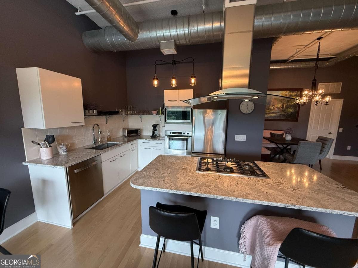2 bedroom, 2 bathroom, 1,505 sq ft condominium for sale at 3820 Roswell Road 709, Atlanta, GA 30342 — photo 7
