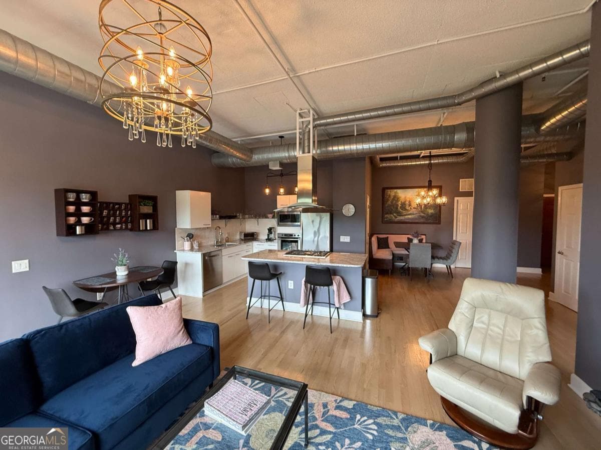 2 bedroom, 2 bathroom, 1,505 sq ft condominium for sale at 3820 Roswell Road 709, Atlanta, GA 30342 — photo 5