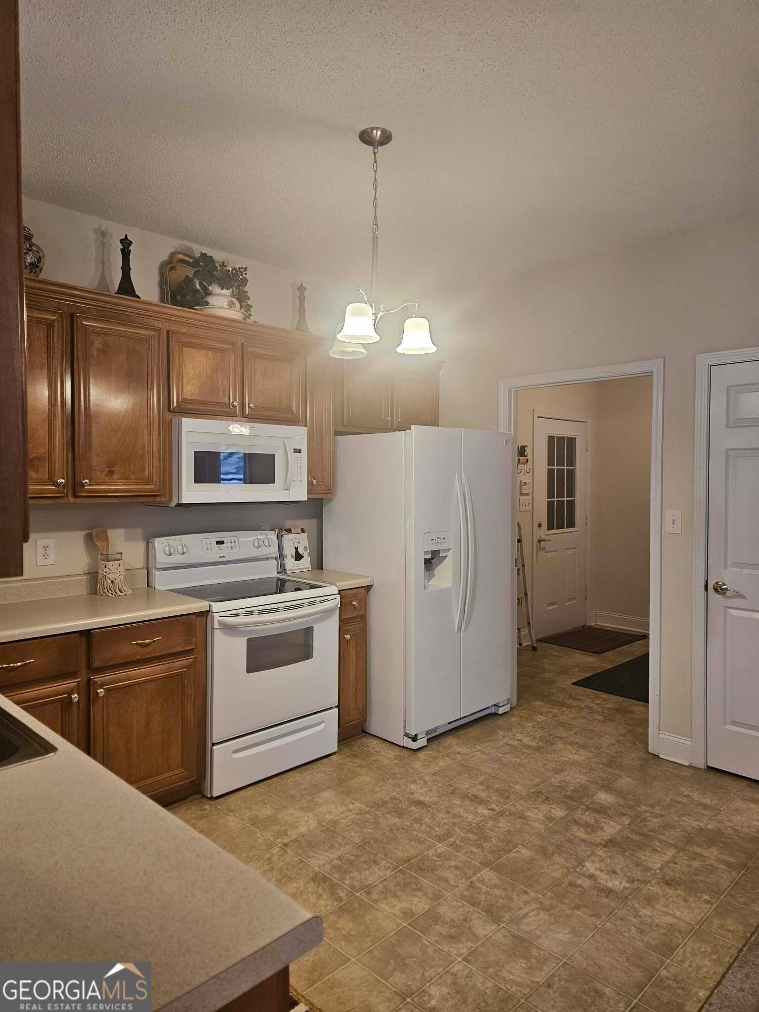 2 bedroom, 2 bathroom, 1,343 sq ft single family residence for sale at 190 Jabrok Circle, Macon, GA 31216 — photo 6