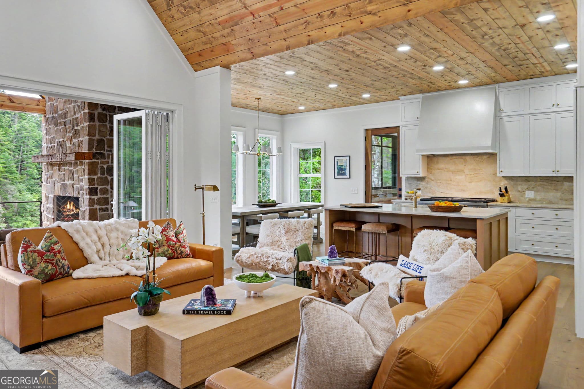 5 bedroom, 5 bathroom, 5,300 sq ft single family residence for sale at 493 Kings Row Road, Lakemont, GA 30552 — photo 7