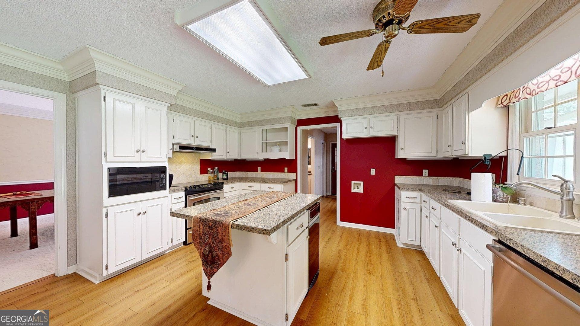 3 bedroom, 2.5 bathroom, 2,774 sq ft single family residence for sale at 23 Whippoorwill Drive, Statesboro, GA 30458 — photo 9
