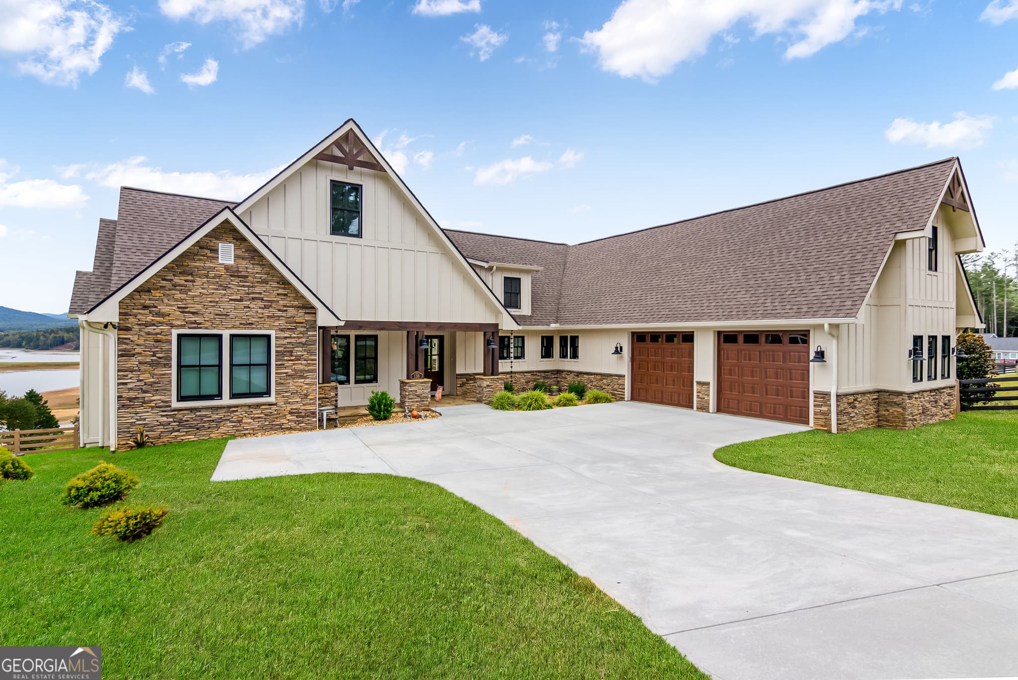 3 bedroom, 3.5 bathroom, 3,011 sq ft single family residence for sale at 138 Clearview Lane, Blairsville, GA 30512