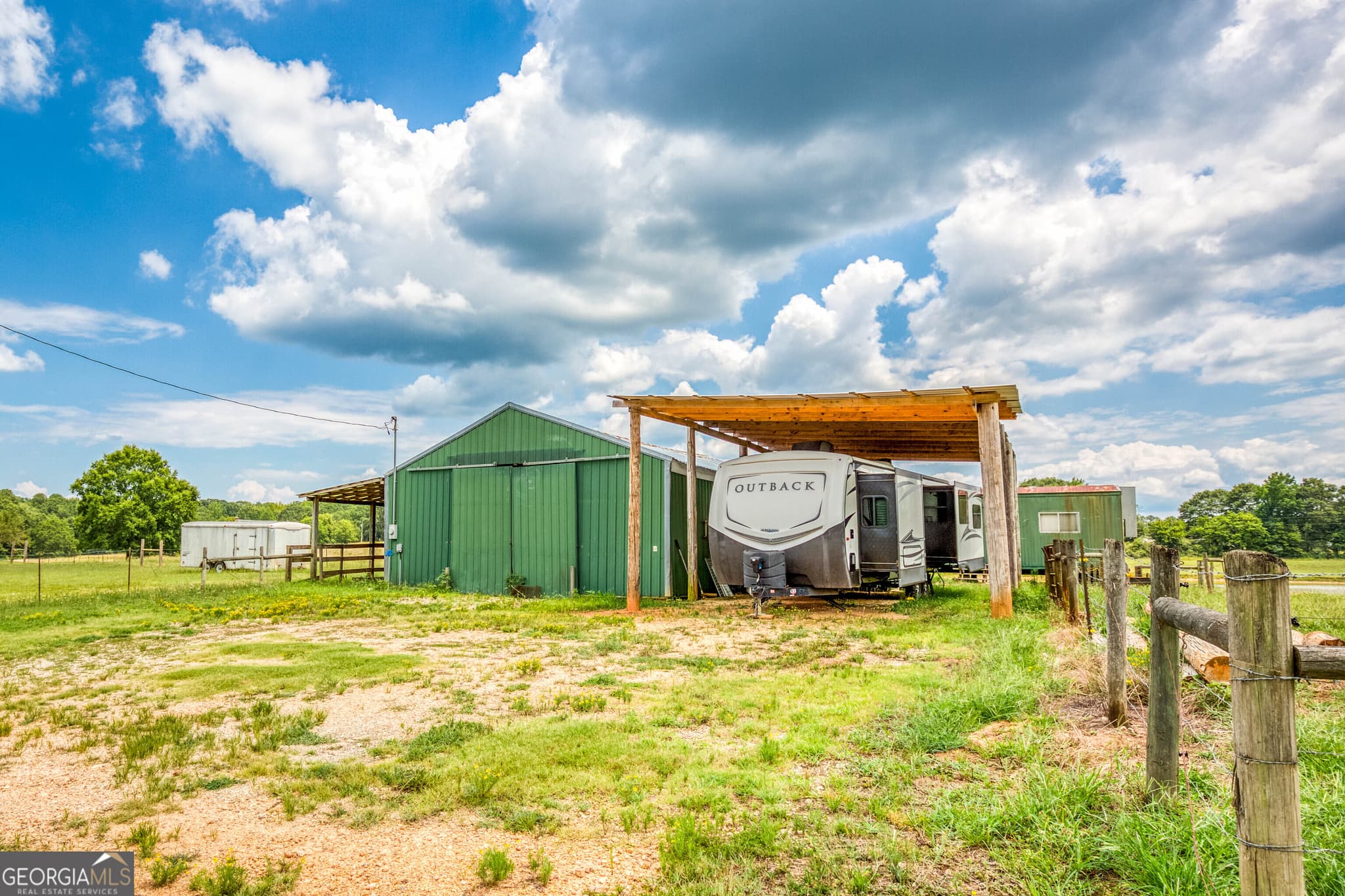 3 bedroom, 2.5 bathroom, 4,094 sq ft farm for sale at 1811 Michael Road, Monroe, GA 30656 — photo 9