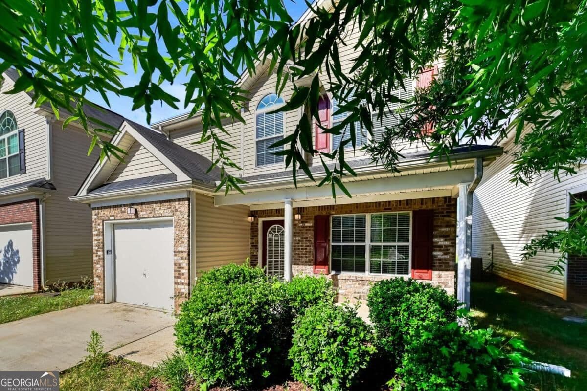 3 bedroom, 2.5 bathroom single family residence for rent at 11173 Aliyah Drive, Hampton, GA 30228 for $1,925 a month — photo 3
