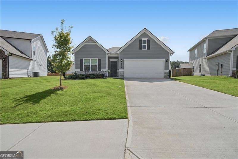 3 bedroom, 2 bathroom, 1,837 sq ft single family residence for sale at 129 Marion Drive, Cartersville, GA 30120 — photo 3