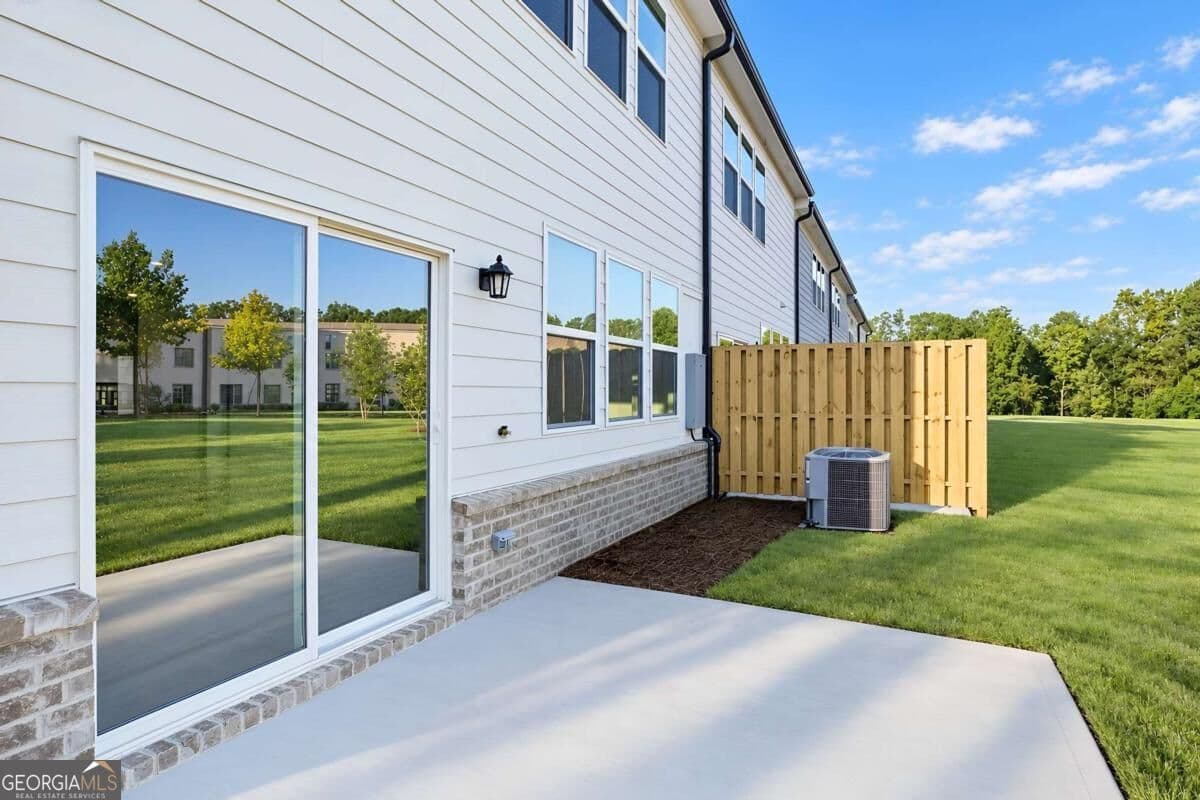 3 bedroom, 2.5 bathroom, 1,810 sq ft townhouse for sale at 135 Rope Mill Court 15, Holly Springs, GA 30115 — photo 3