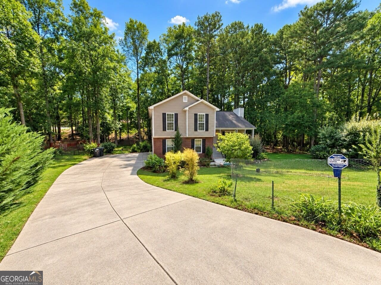 3 bedroom, 3 bathroom, 2,189 sq ft single family residence for rent at 2275 Fortune Drive, Dacula, GA 30019 for $1,900 a month — photo 1 of 15