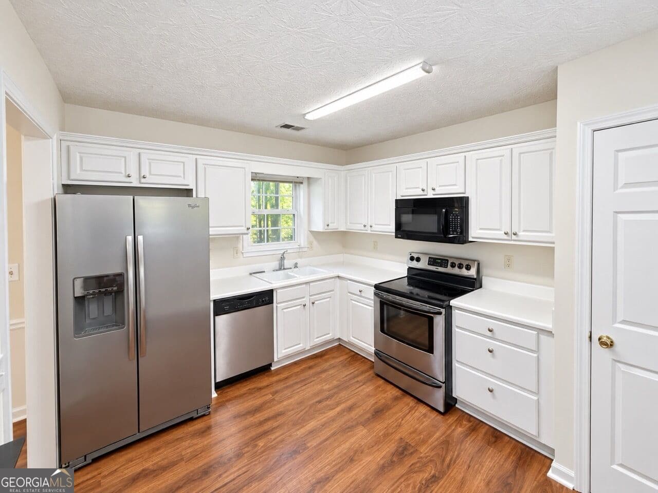 3 bedroom, 3 bathroom, 2,189 sq ft single family residence for rent at 2275 Fortune Drive, Dacula, GA 30019 for $1,900 a month — photo 4