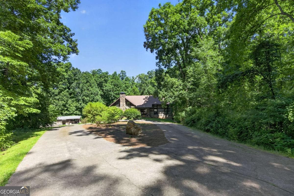 3 bedroom, 2.5 bathroom, 2,707 sq ft cabin,single family residence for sale at 331 Rockstore Road, Dallas, GA 30132 — photo 2
