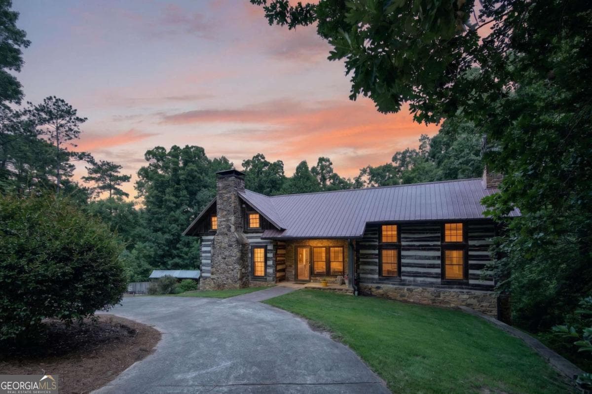 3 bedroom, 2.5 bathroom, 2,707 sq ft cabin,single family residence for sale at 331 Rockstore Road, Dallas, GA 30132 — photo 6