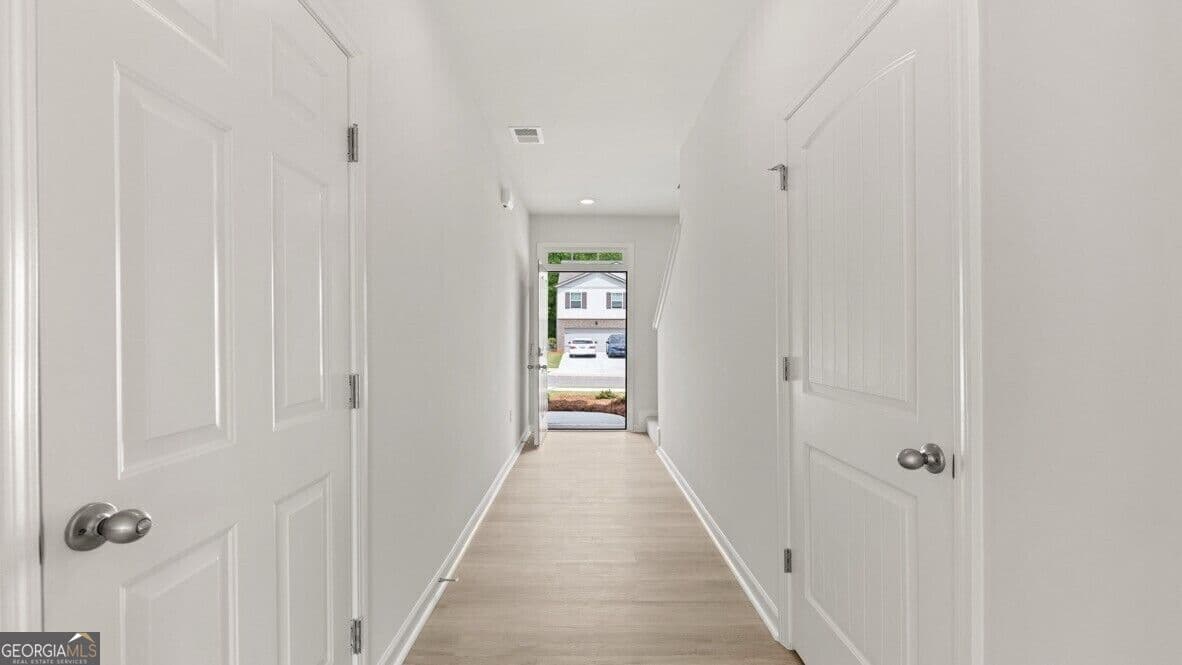 3 bedroom, 2.5 bathroom, 1,749 sq ft single family residence for sale at 8162 Coldstream Drive, Fairburn, GA 30213 — photo 3