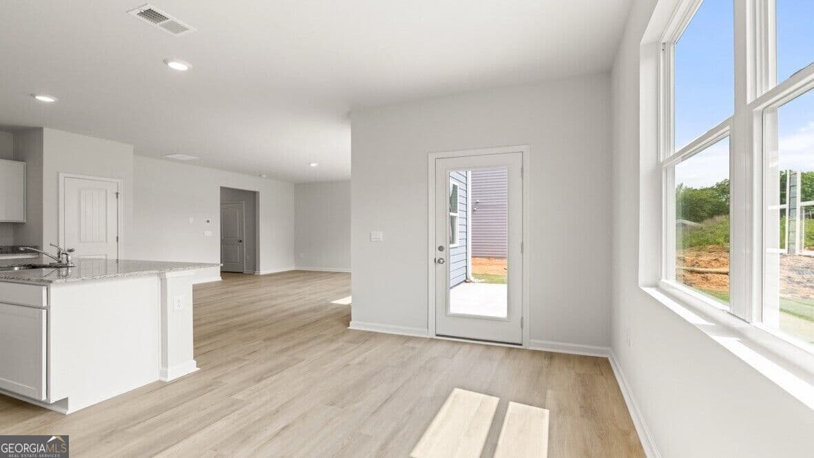 3 bedroom, 2.5 bathroom, 1,749 sq ft single family residence for sale at 8162 Coldstream Drive, Fairburn, GA 30213 — photo 10