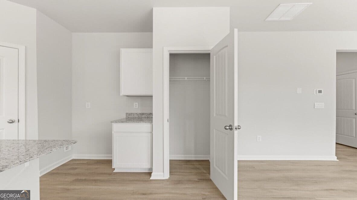 3 bedroom, 2.5 bathroom, 1,749 sq ft single family residence for sale at 8162 Coldstream Drive, Fairburn, GA 30213 — photo 8