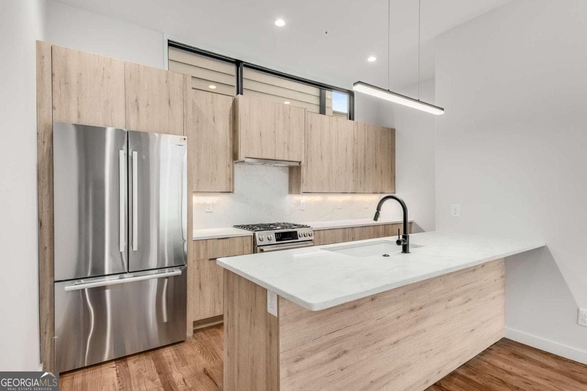 3 bedroom, 3 bathroom, 1,648 sq ft townhouse for sale at 105 Georgia Avenue 4, Atlanta, GA 30312 — photo 3