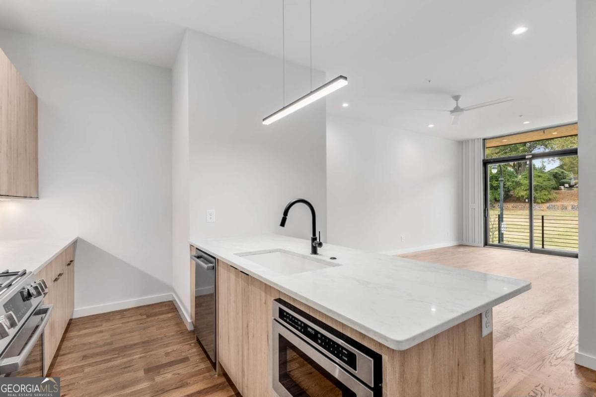 3 bedroom, 3 bathroom, 1,648 sq ft townhouse for sale at 105 Georgia Avenue 4, Atlanta, GA 30312 — photo 4