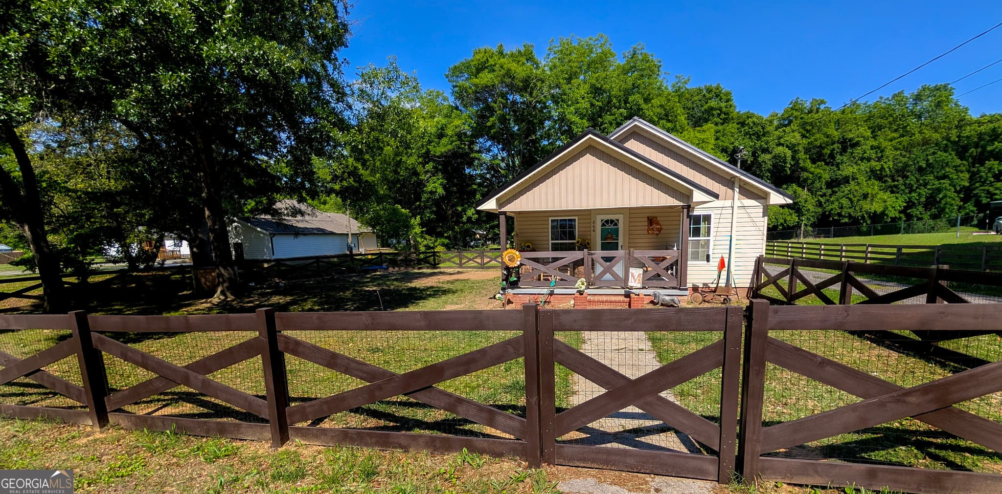 2 bedroom, 1 bathroom, 786 sq ft single family residence sold at 306 S Piedmont Avenue, Rockmart, GA 30153