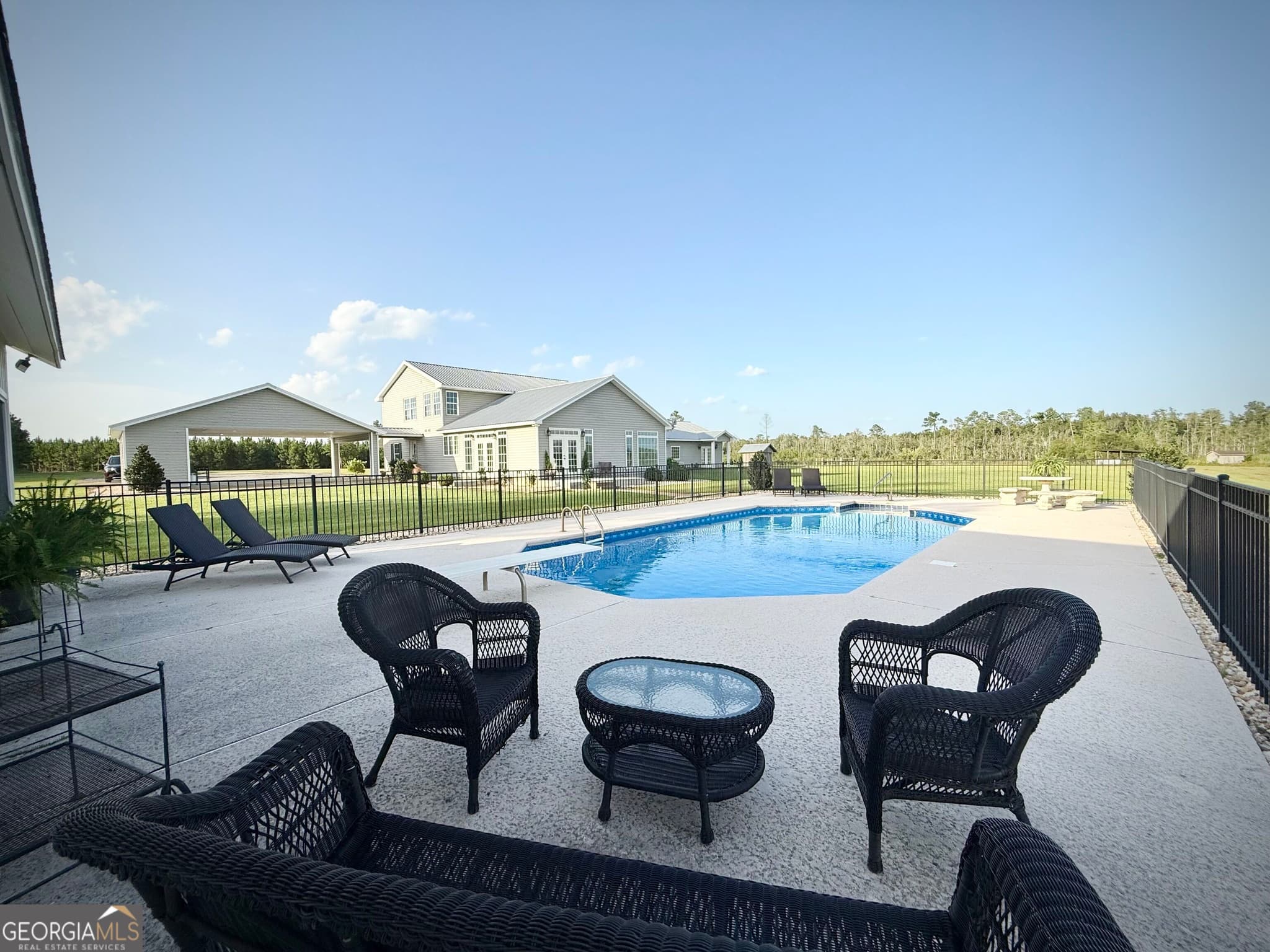 4 bedroom, 3 bathroom, 3,368 sq ft single family residence for sale at 2495 Broxton Highway, Denton, GA 31532 — photo 3