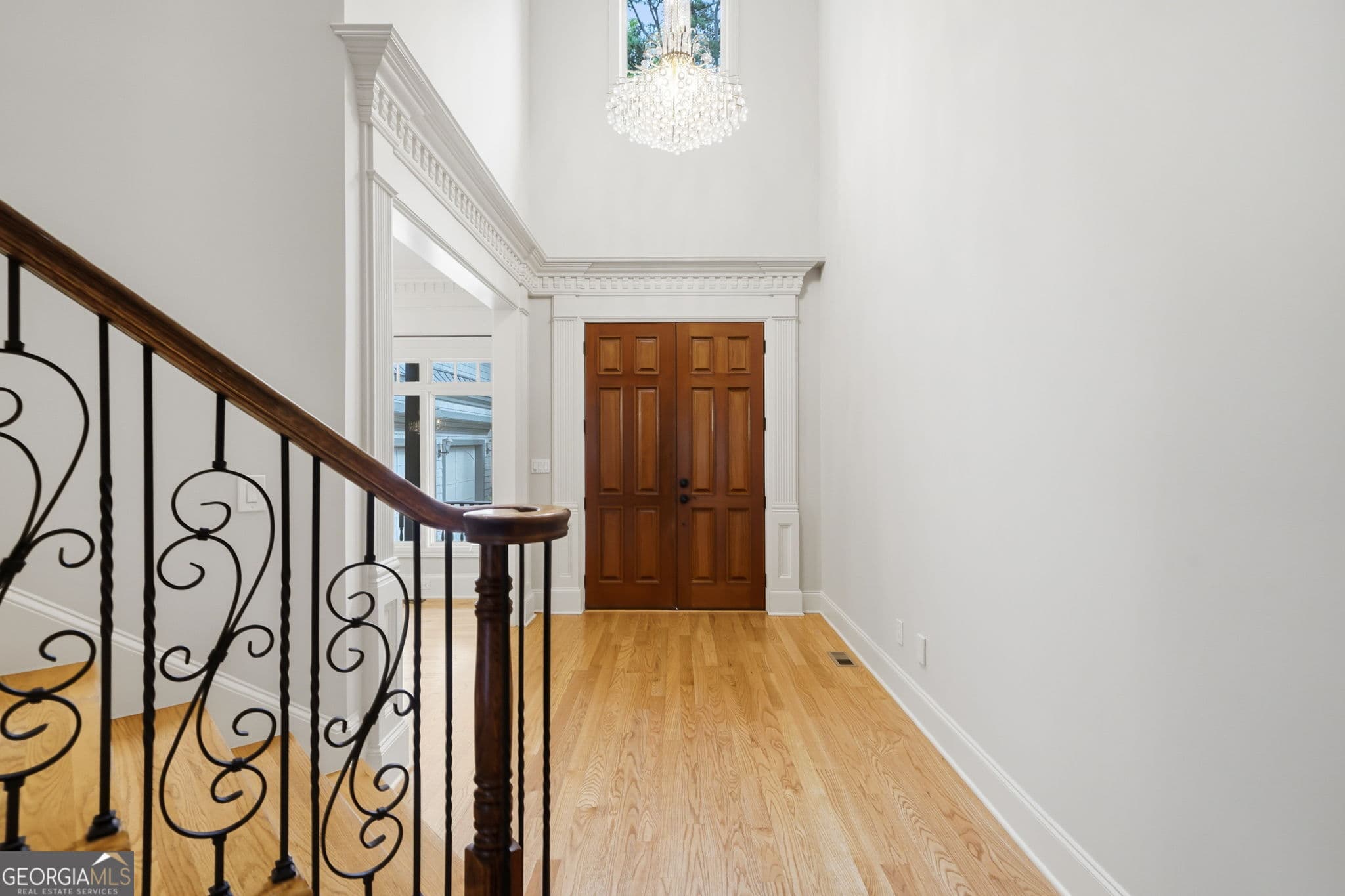 5 bedroom, 6 bathroom, 5,868 sq ft single family residence for sale at 6295 Windward Parkway, Alpharetta, GA 30005 — photo 7