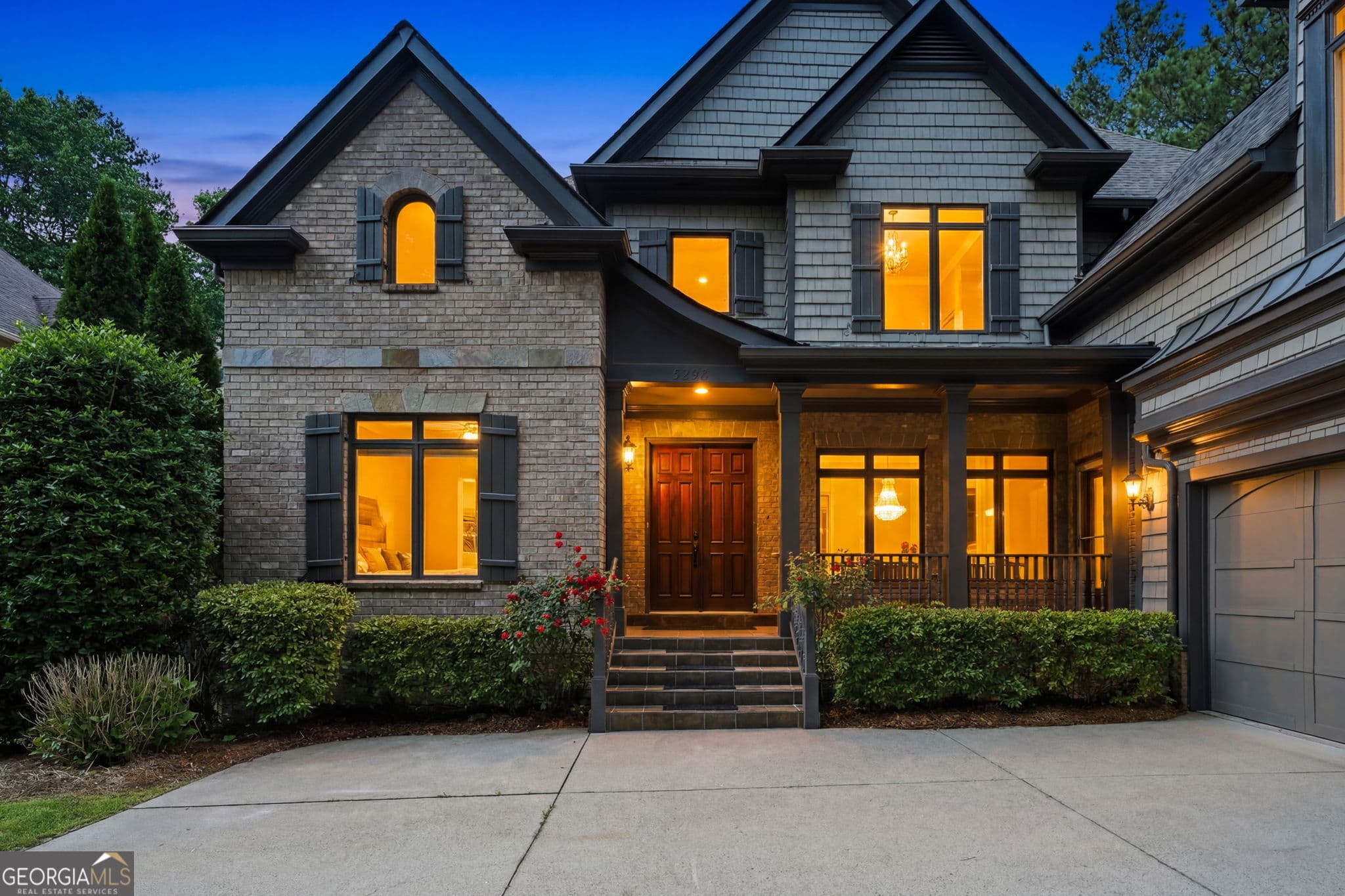 5 bedroom, 6 bathroom, 5,868 sq ft single family residence for sale at 6295 Windward Parkway, Alpharetta, GA 30005 — photo 4