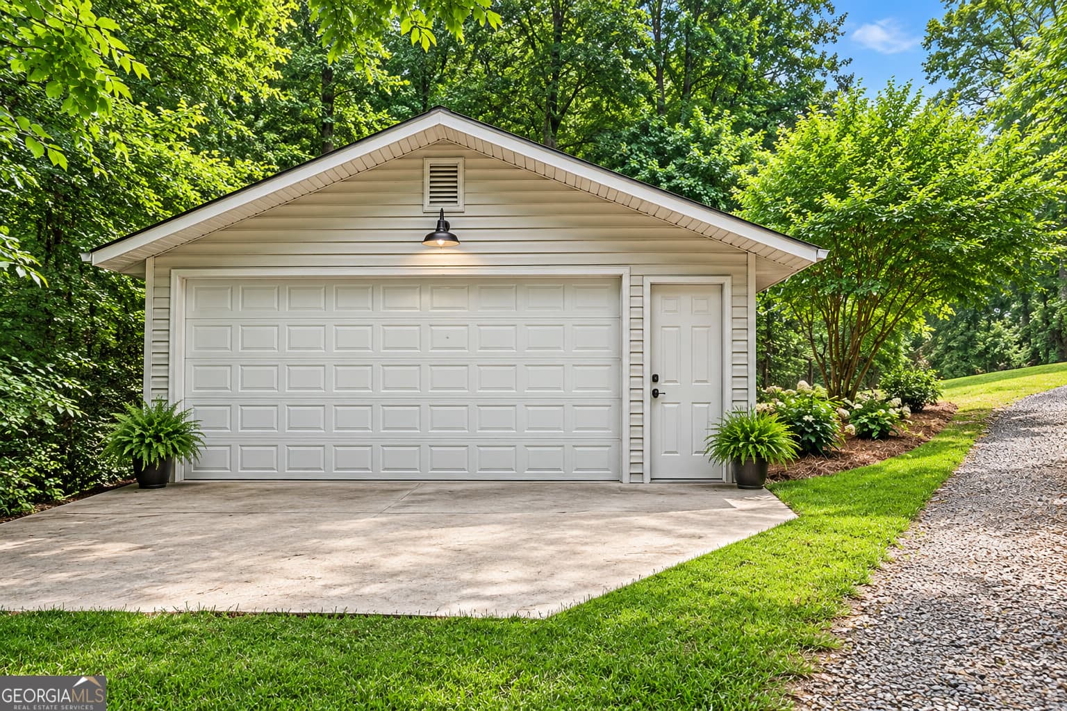 4 bedroom, 3 bathroom, 3,193 sq ft single family residence under contract at 350 Drew Lane, Lavonia, GA 30553 — photo 4