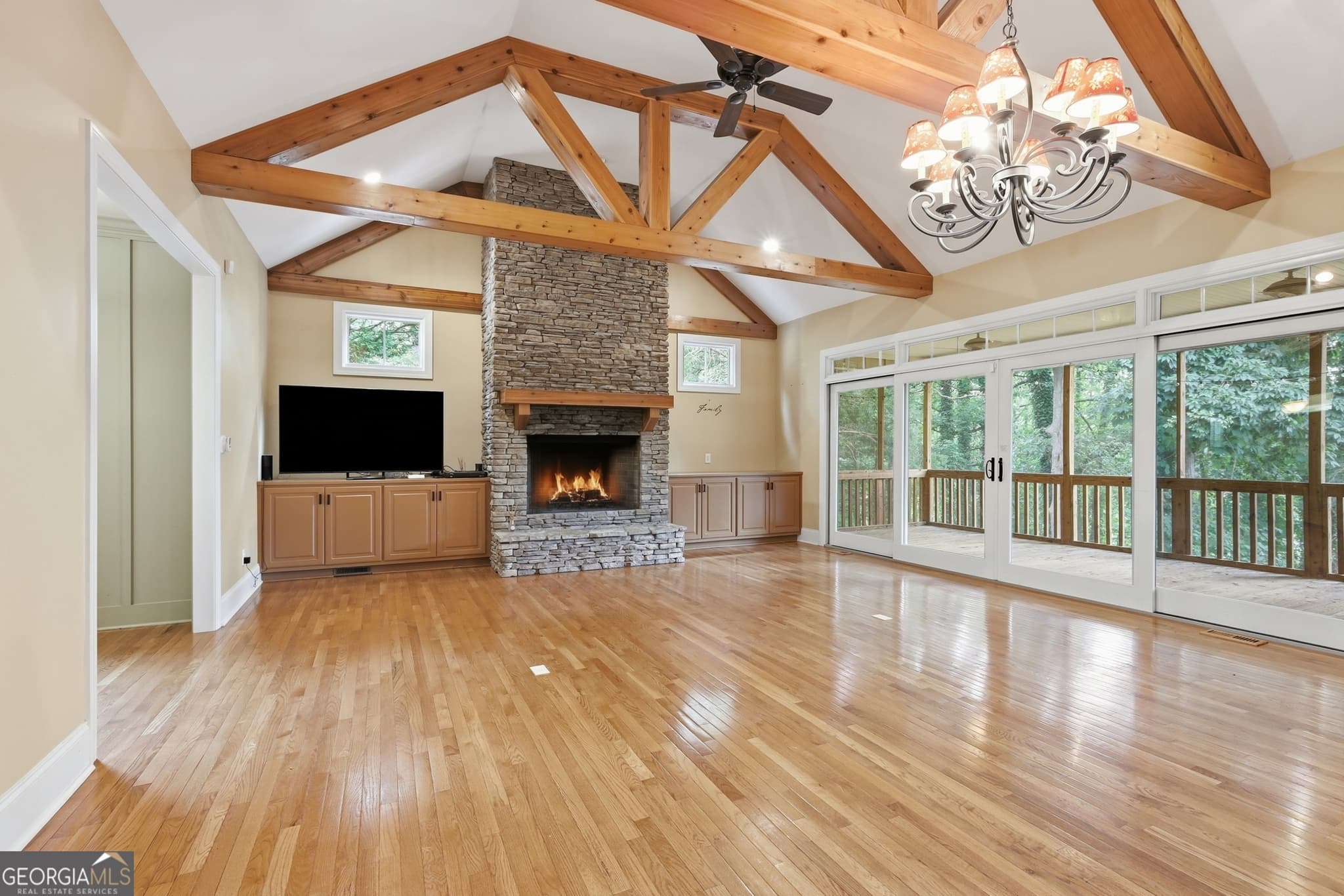 4 bedroom, 3 bathroom, 3,193 sq ft single family residence under contract at 350 Drew Lane, Lavonia, GA 30553 — photo 8