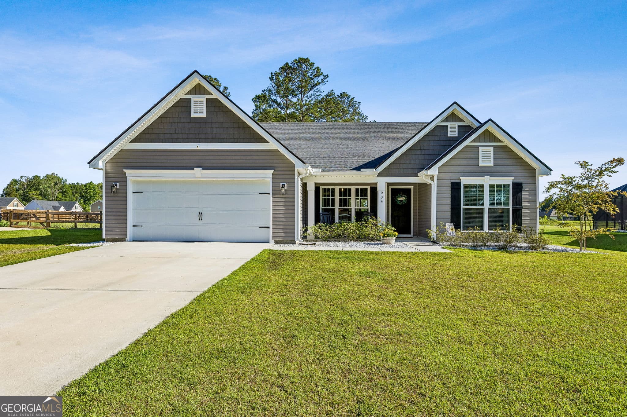 4 bedroom, 2 bathroom, 2,008 sq ft single family residence for sale at 204 Bowline Lane, Kingsland, GA 31548 — photo 2