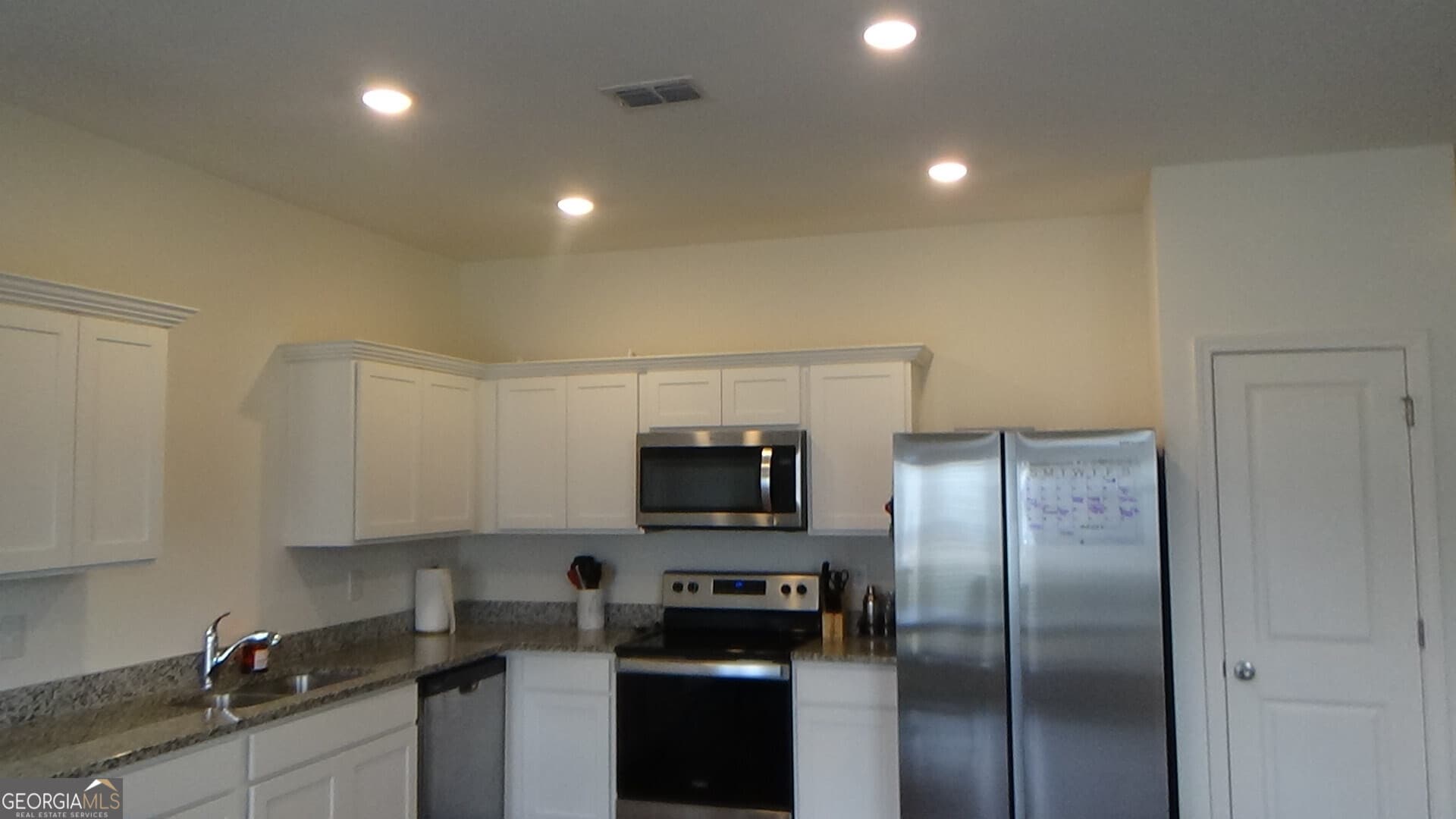 3 bedroom, 2.5 bathroom, 1,472 sq ft townhouse for sale at 107 SW Saginaw Courts, Locust Grove, GA 30248 — photo 6